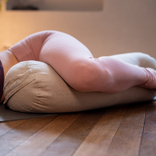 MINICAMP Yoga Bolster meditacinė pagalvėlė iš 100% natūralios spalvos lino